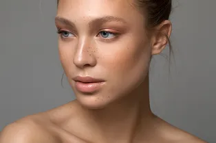 Как убрать носогубные складки? 5 эффективных решений и их нюансы