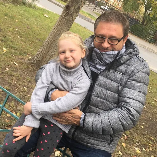 Владимир Маркин с внучкой Владимир Маркин с внучкой