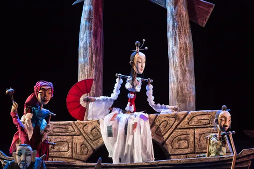 Сцена из спектакля «Турандот»