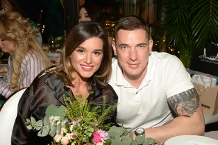 «Суета отходит»: Курбан Омаров рассказал об отдыхе с дочерьми Ксении Бородиной