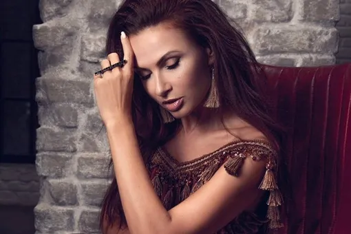 Эвелина Бледанс вывела в свет пятилетнего сына Эвелина Бледанс вывела в свет пятилетнего сына