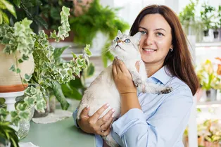 Кусь не страшен: 8 отличных комнатных цветов для владельцев домашних животных — фото