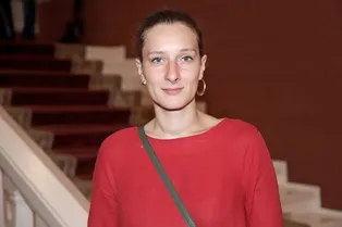 Считает себя некрасивой, не простила Вячеслава Тихонова: как живёт дочь Полищук Считает себя некрасивой, не простила Вячеслава Тихонова: как живёт дочь Полищук