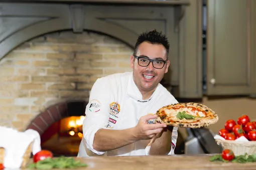 Настоящую неаполитанскую пиццу теперь можно попробовать в Москве Настоящую неаполитанскую пиццу теперь можно попробовать в Москве