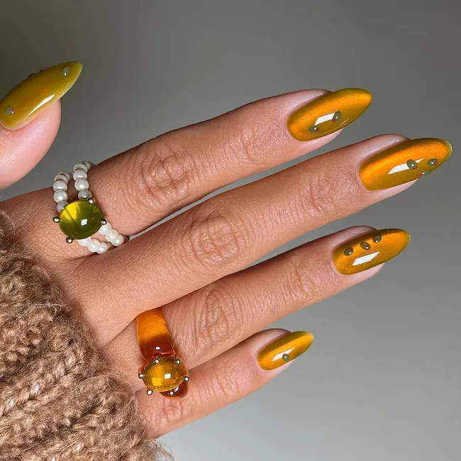 Маникюр на май 2026 на короткие и длинные ногти: более 40 вариантов с фото