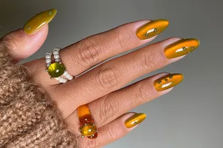 Маникюр на май 2026 на короткие и длинные ногти: более 40 вариантов с фото