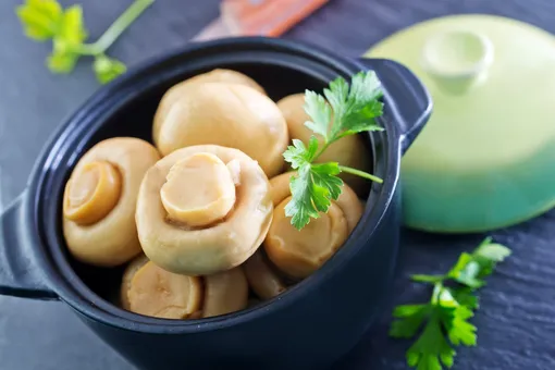 Шампиньоны маринованные с морковкой: гораздо вкуснее, чем из магазина