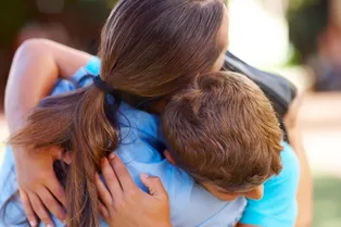 «Сынок, не дам тебя в обиду никому». Мама барнаульского школьника пытается остановить травлю