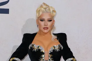 «Люблю себя»: 41-летняя Кристина Агилера выложила фото в бикини