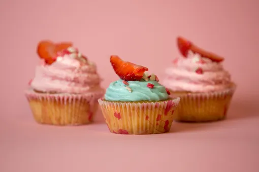 Клубничные кексы Клубничные кексы