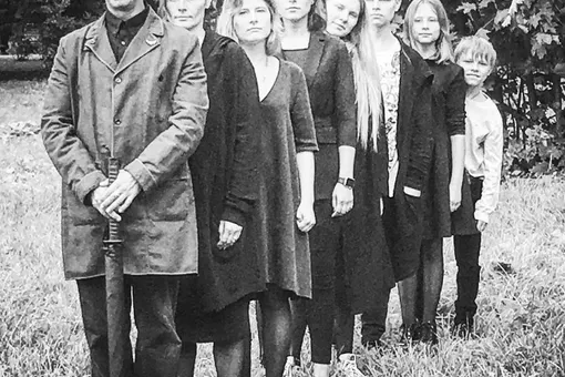 Иван Охлобыстин показал свою большую семью Иван Охлобыстин показал свою большую семью