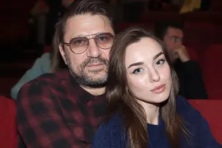 «Устала прощать предательство»: жена звезды сериала «Счастливы вместе» Виктора Логинова заявила об измене и насилии «Устала прощать предательство»: жена звезды сериала «Счастливы вместе» Виктора Логинова заявила об измене и насилии
