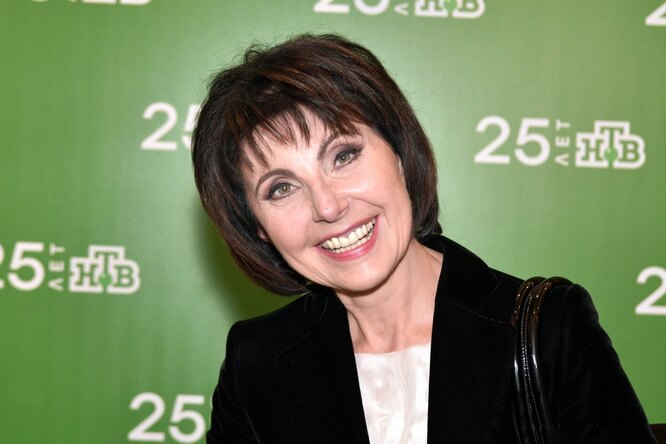 Хотиспен топтық порно көру