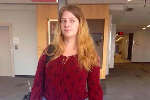 «Полные девочки должны одеваться соответствующе». Учитель раскритиковала одежду старшеклассницы из-за ее фигуры «Полные девочки должны одеваться соответствующе». Учитель раскритиковала одежду старшеклассницы из-за ее фигуры