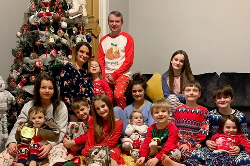 Самая большая в Англии семья из 24 человек ждёт пополнение Самая большая в Англии семья из 24 человек ждёт пополнение