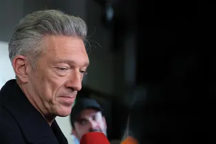 Венсан Кассель нашёл себе девушку, удивительно похожую на Тину Кунаки Венсан Кассель нашёл себе девушку, удивительно похожую на Тину Кунаки