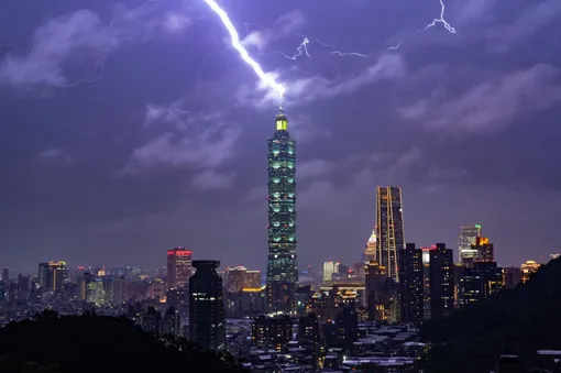 В Пекине объявлено первое за 10 лет предупреждение об «оранжевом уровне опасности»