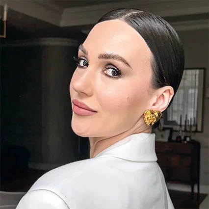 Карина Дёмина