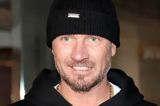 «Всё это совсем не просто»: Роман Костомаров разговорился на видео о возвращении домой после больницы