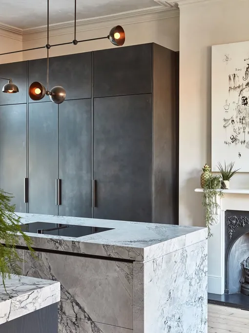 черная кухня в современном стиле