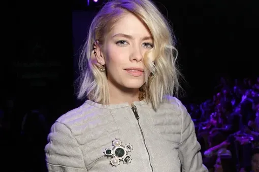 «Четвертый раз, а как в первый»: беременная Елена Перминова выложила голое фото «Четвертый раз, а как в первый»: беременная Елена Перминова выложила голое фото