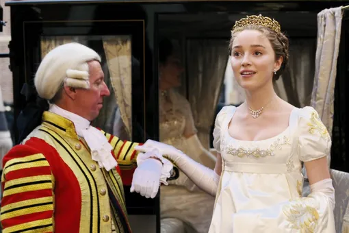 Новая версия «Золушки» и любовь на расстоянии: что ждать от 4-го и 5-го сезонов «Бриджертонов»