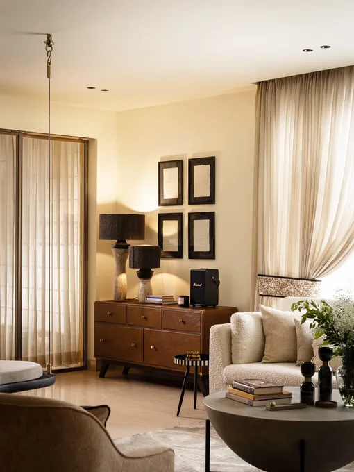 Зонированное освещение в гостиной