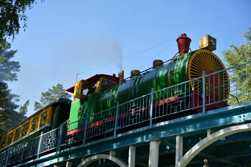 Детская железная дорога в Новосибирском зоопарке Детская железная дорога в Новосибирском зоопарке