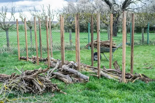 Как построить мёртвую изгородь шаг за шагом