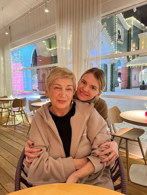 Мама Юлии Бордовских и дочь Юлии Бордовских Маруся Мама Юлии Бордовских и дочь Юлии Бордовских Маруся