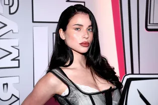 Кто такая Адель Вейгель, сыгравшая свадьбу за 100 миллионов с Мишей Литвиным?