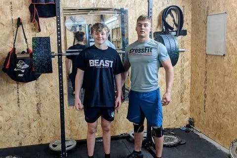 Джош с братом Натаном Джош с братом Натаном