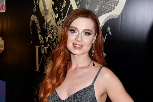 «Вы так похожи»: Юлия Савичева выложила нежные фото с мужем