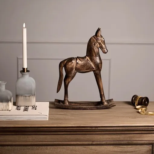 Фигурки с лошадью - оберег дома в 2026 году, в год Огненной Лошади. Они защитят от неблагоприятных обстоятельств и принесут удачу. Фигурки с лошадью - оберег дома в 2026 году, в год Огненной Лошади. Они защитят от неблагоприятных обстоятельств и принесут удачу.