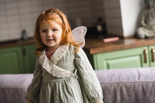 должна ли девочка быть послушной? должна ли девочка быть послушной?