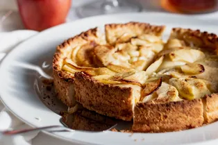 Как быстро вытащить пирог из формы — и ещё 7 лайфхаков для выпечки