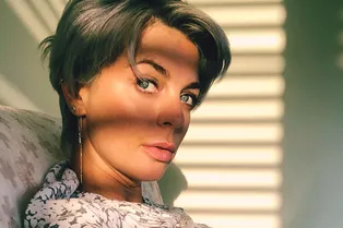 «Приходится идти и бороться»: актриса Кристина Кузьмина рассказала о жизни с онкологическим заболеванием «Приходится идти и бороться»: актриса Кристина Кузьмина рассказала о жизни с онкологическим заболеванием