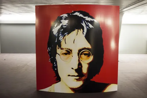 Портрет Джона Леннона Портрет Джона Леннона