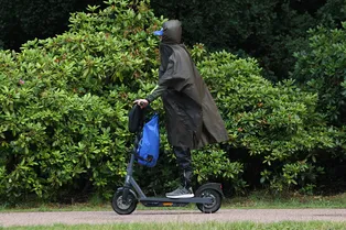 Водители самокатов не смогут избежать штрафа: как изменятся ПДД