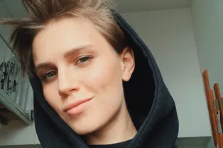 «Для меня это испытание»: Дарья Мельникова решила год не покупать новые вещи «Для меня это испытание»: Дарья Мельникова решила год не покупать новые вещи