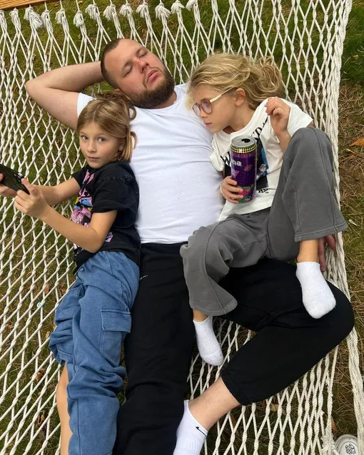 Старший сын Светланы Бондарчук Сергей Бондарчук с детьми фото