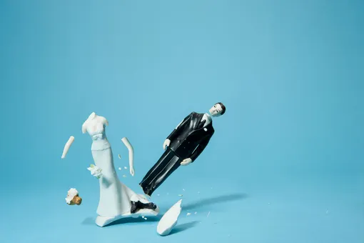 Муж бросил жену в день свадьбы из-за песни, которую та выбрала в караоке Муж бросил жену в день свадьбы из-за песни, которую та выбрала в караоке