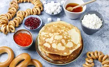 Приближаем весну: как украсить дом на Масленицу, соблюдая традиции предков