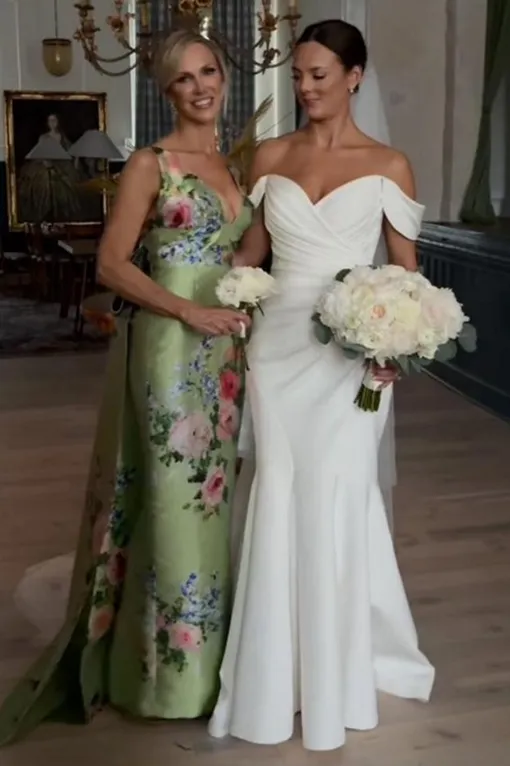 Лори и Аманада Девитт в день свадьбы Лори и Аманада Девитт в день свадьбы