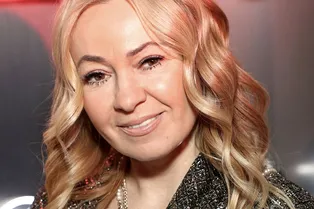 Яна Рудковская решилась на третью пластику по уменьшению груди