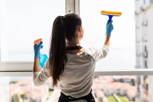 Лучшие гаджеты для мытья окон: от магнитной щётки до робота-мойщика