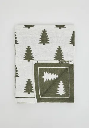 Плед вязаный в скандинавском стиле