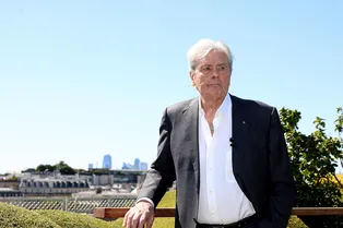 «Раньше было лучше»: дочь Алена Делона показала редкий архивный кадр с отцом