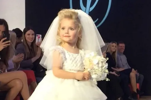 «Гениальный ребенок»: поклонники восхищаются танцем Лизы Галкиной «Гениальный ребенок»: поклонники восхищаются танцем Лизы Галкиной