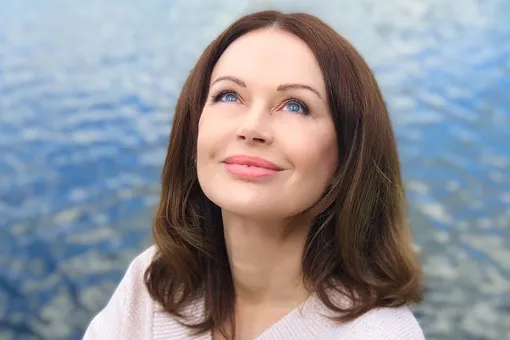 «Гримёр захватила чемоданчик с "мужским" гримом»: 55-летняя Ирина Безрукова рассказала о казусе во время съёмок сериала «Есенин» «Гримёр захватила чемоданчик с "мужским" гримом»: 55-летняя Ирина Безрукова рассказала о казусе во время съёмок сериала «Есенин»